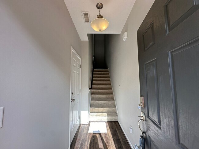Building Photo - 826 Richmont Grove Ln