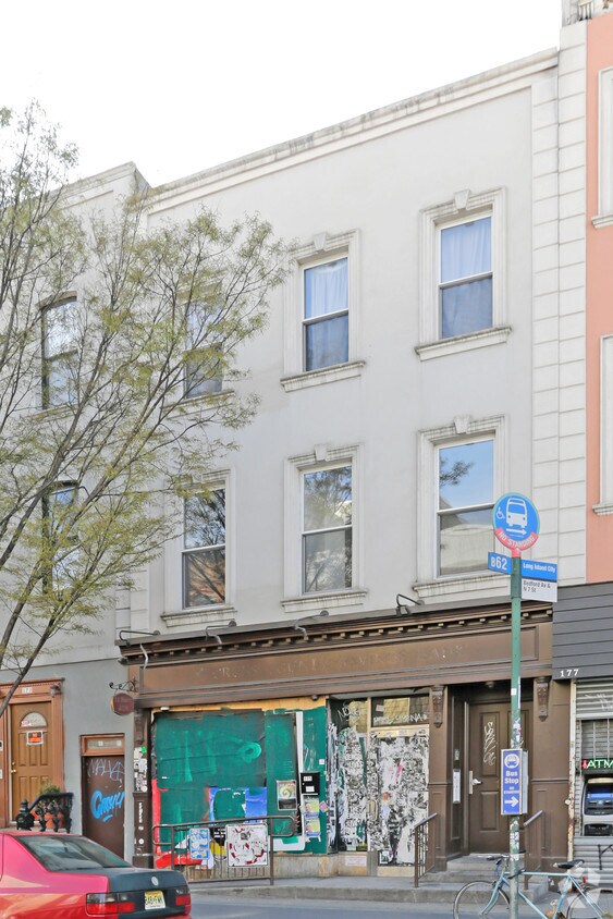 Foto principal - 175 Bedford Ave