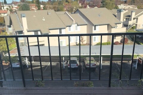 Deck & View - 800 Mission Sierra Ct
