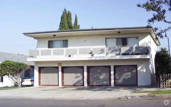 Building Photo - 912 Gladys Ave