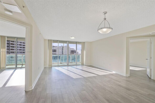 Foto del edificio - 1500 Bay Rd