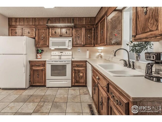 Building Photo - 701 43rd Ave