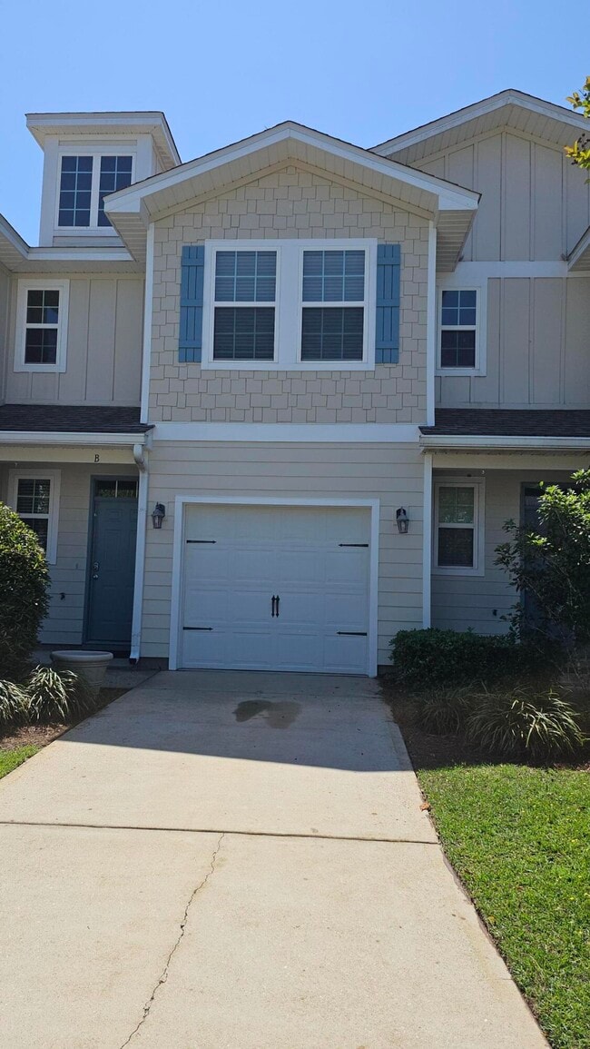 Building Photo - 20 E Shady Oaks Ln