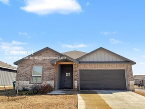 Building Photo - 702 Freedom Cir