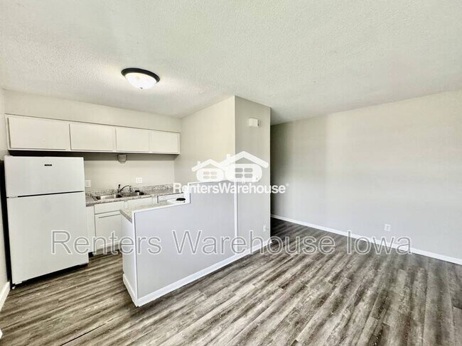 Foto del edificio - 114 NW College Ave