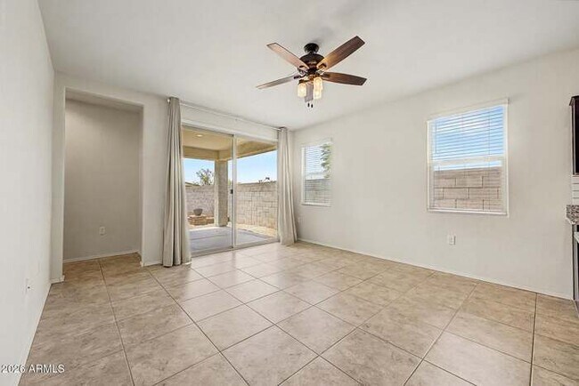 Foto del edificio - 30777 W Picadilly Rd