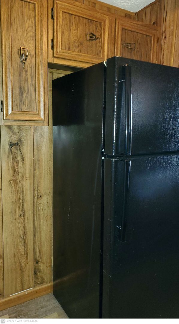 Building Photo - Great 4 bed 2 bath near UD and Dayton central...with garage & AC with laundry hook ups!