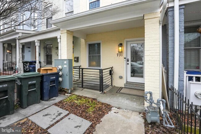 Building Photo - 731 18th St NE