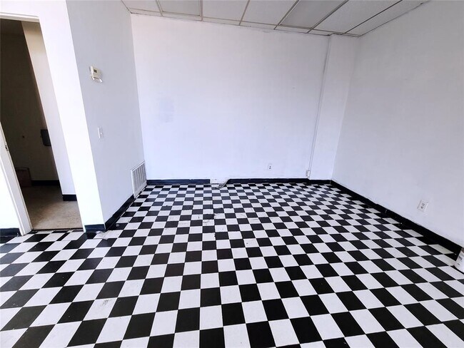 Foto del edificio - 4640 SE 29th St