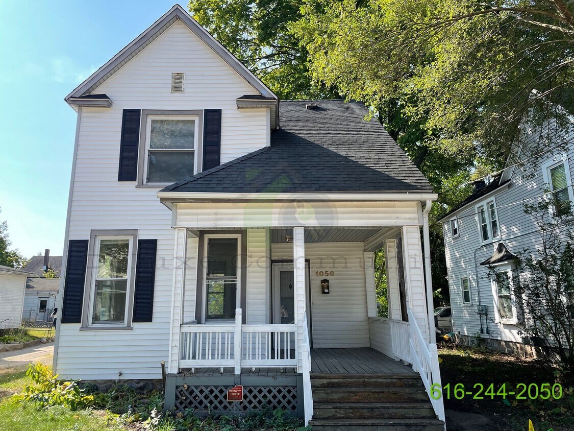 Foto principal - 3 Bedroom Eastown Home!