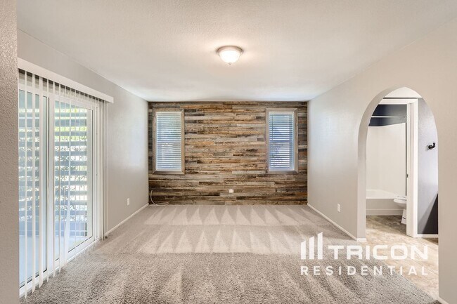 Foto del edificio - 10022 N 48th Ave