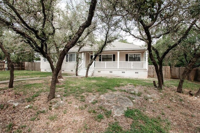 Building Photo - 208 S Cougar Ave