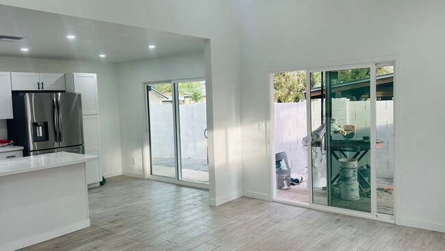 Foto del edificio - 2638 N 87th Ter