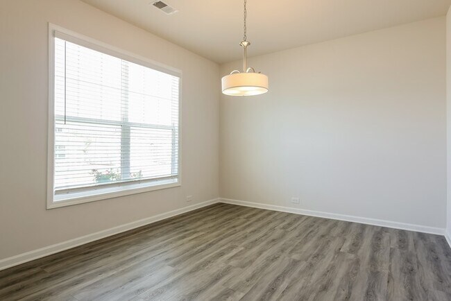 Foto del edificio - 245 Cassingham Ln