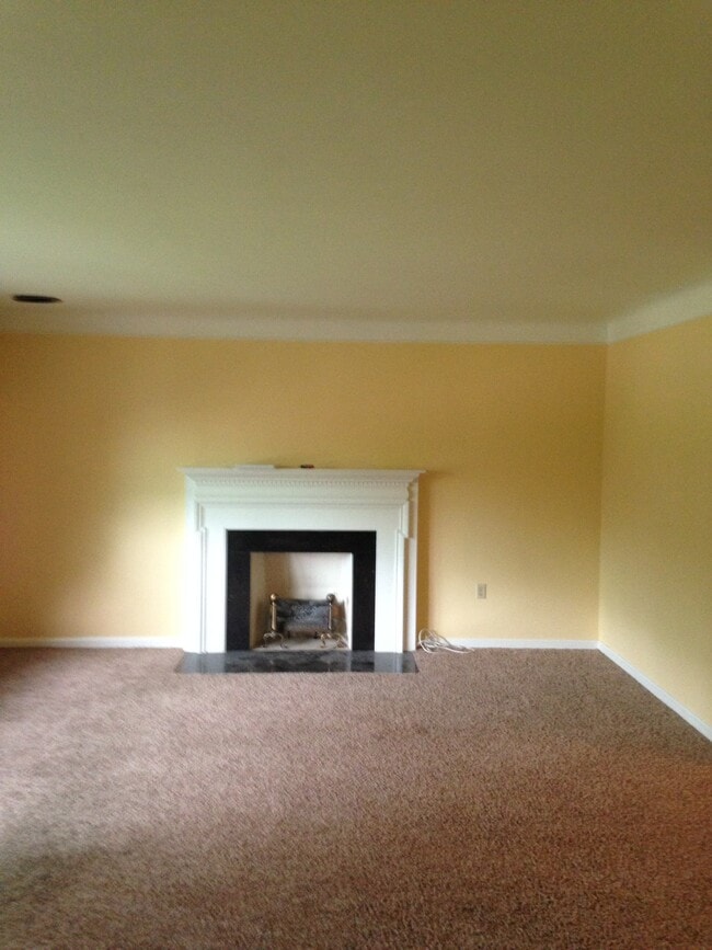 Building Photo - 3064 Ferguson Rd