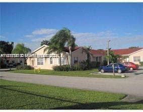 Building Photo - 21210 NE 9th Pl