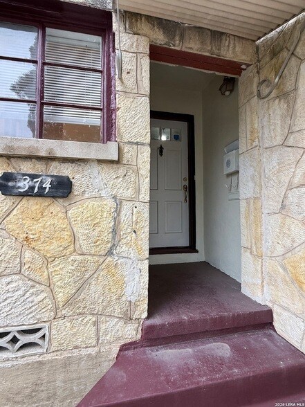 Foto del edificio - 374 Meredith Dr