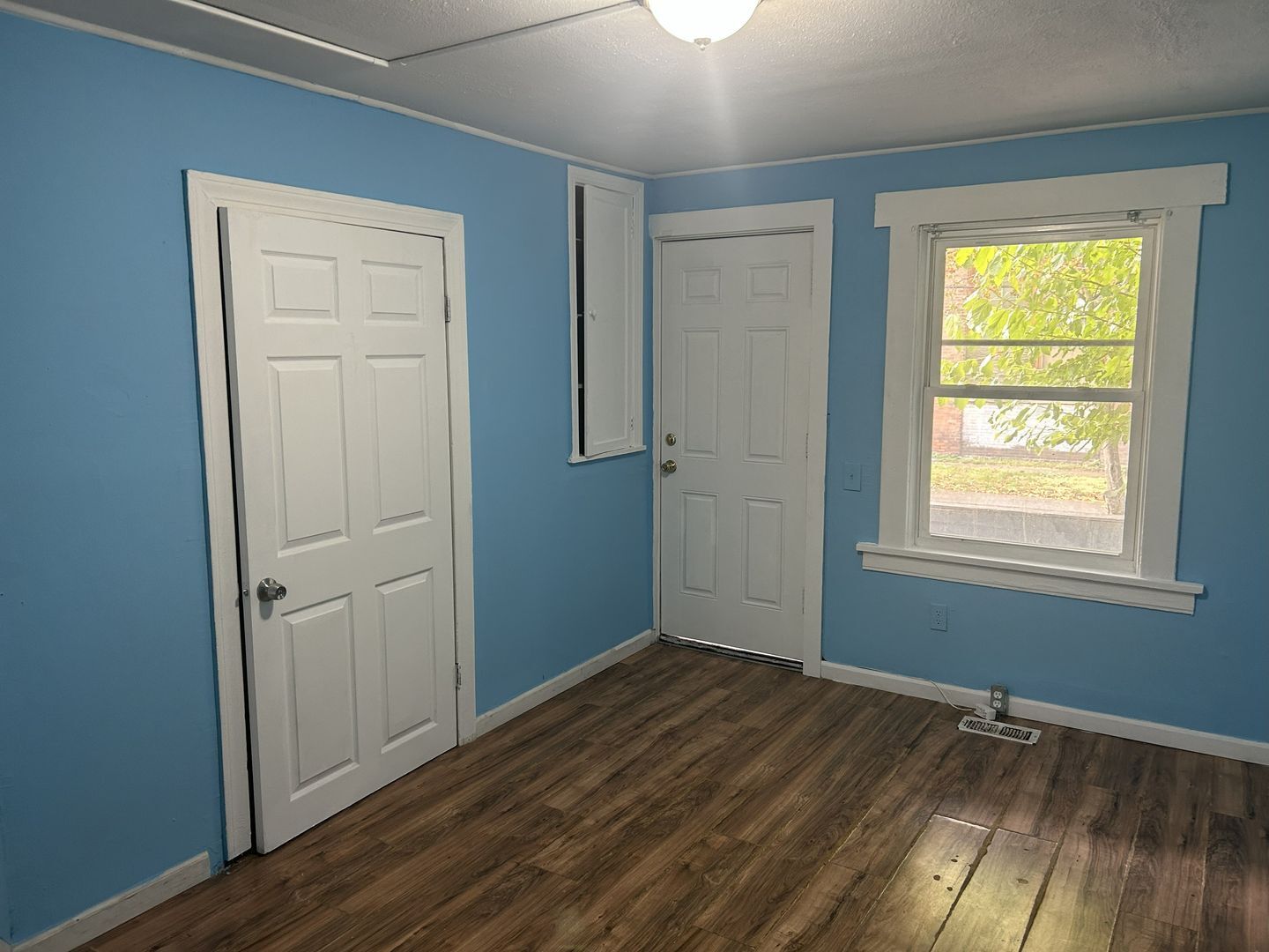 3149 W 32nd St Cleveland, OH 44109 – photo 4