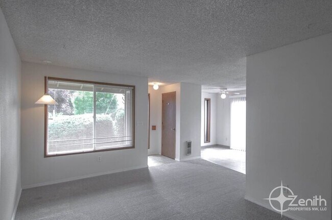Building Photo - 3020 NE 78th Ave