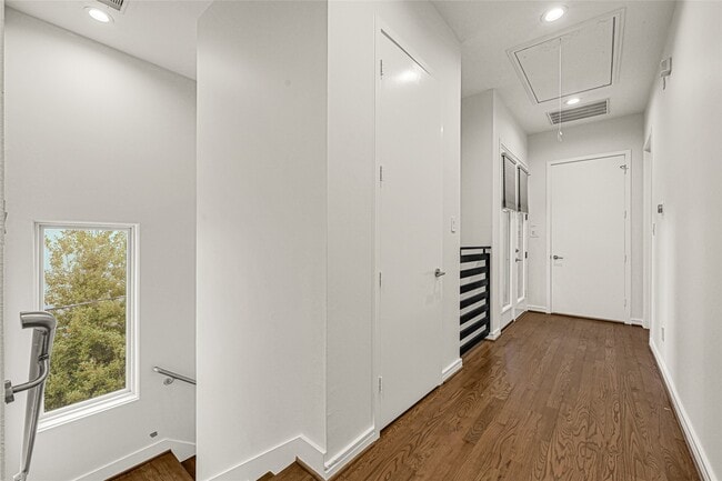 Foto del edificio - 707 W Clay St