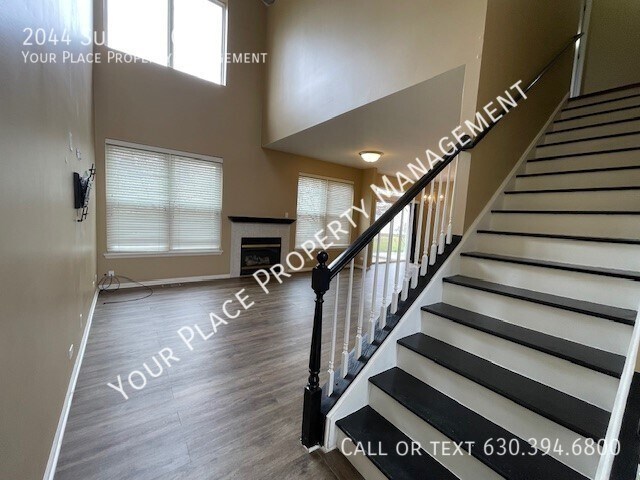 Building Photo - Beautifully updated 2BR, 2.5BA in The Whea...