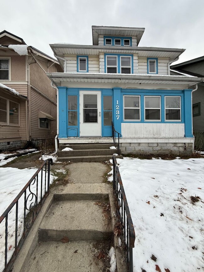 Building Photo - 1237 Home Ave