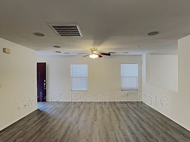 Building Photo - 5009 Whistling Acres Ave