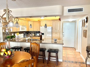 Building Photo - 3725 S Ocean Dr