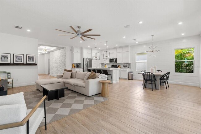 Building Photo - 5412 Silver Sun Dr