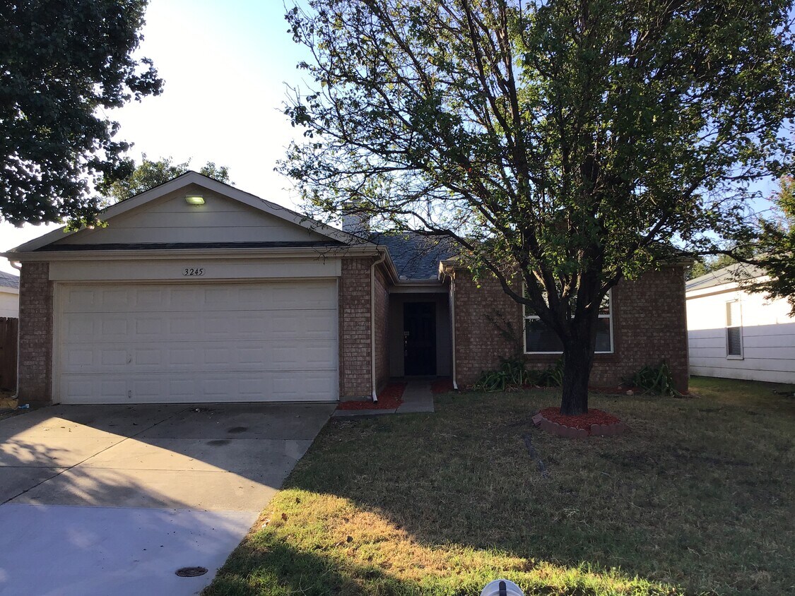 Foto principal - 3245 Bent Creek Drive
