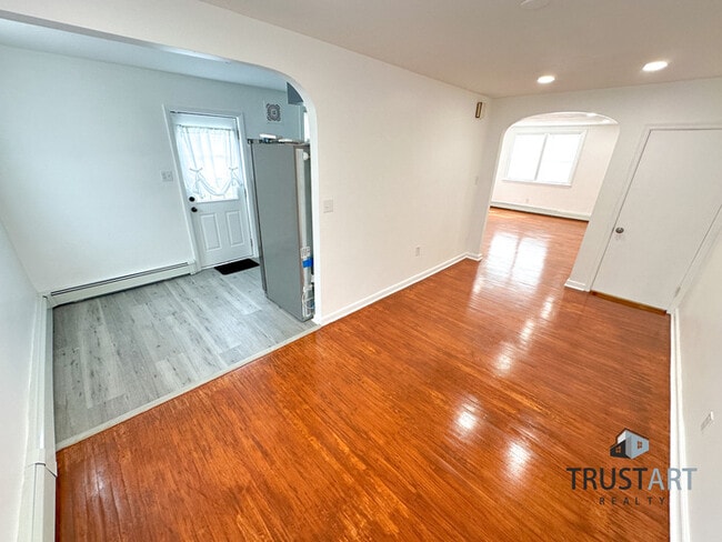 Building Photo - 3 Bedroom house in Oxford Circle, North Ea...