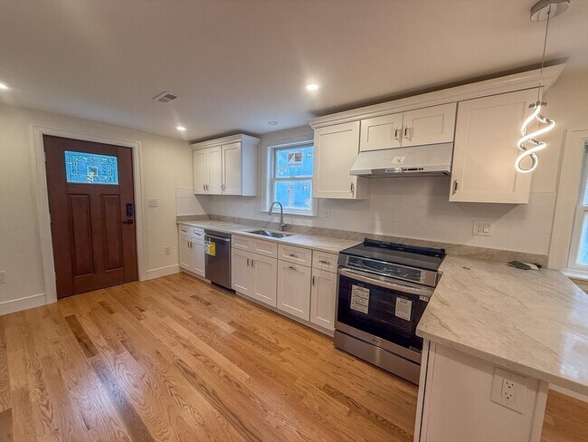 Building Photo - 405 North Ave