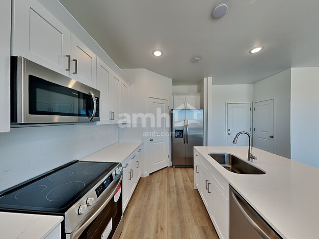 Building Photo - 12511 W Flynn Ln