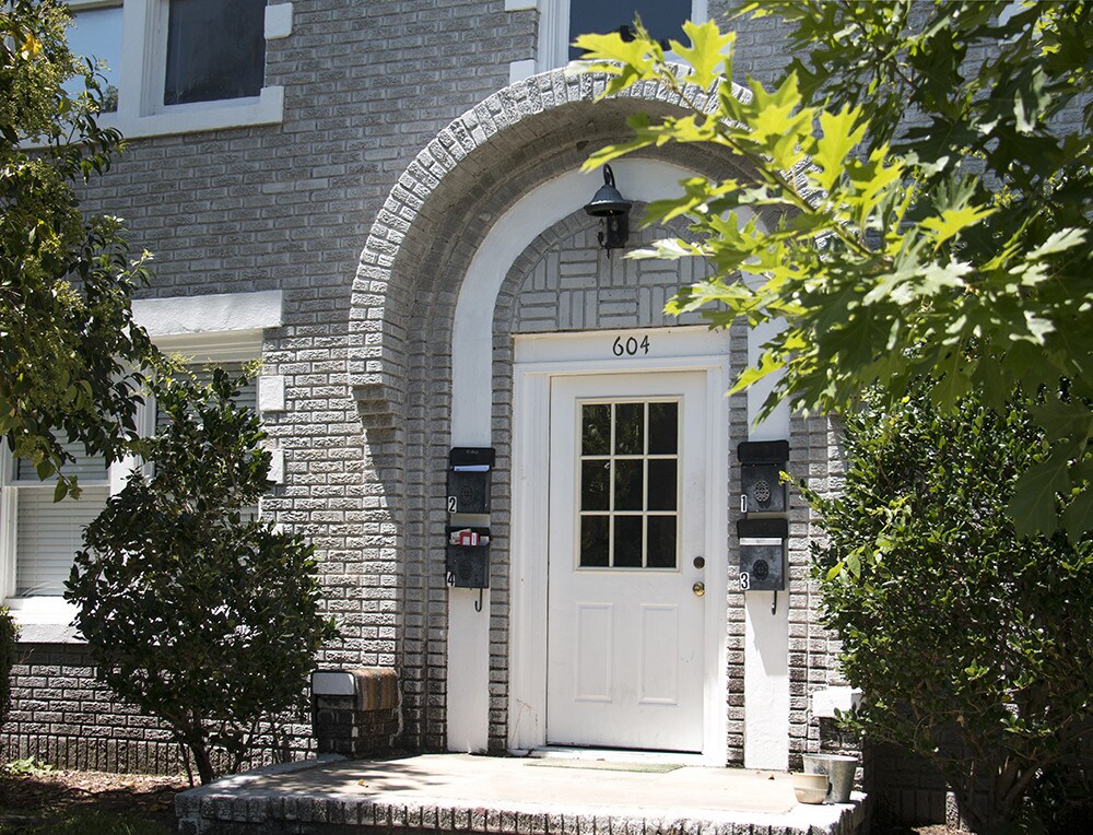 Primary Photo - 604 W Clay St