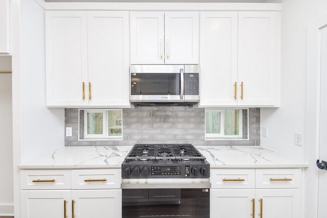 Foto del edificio - 4911 Nichols St