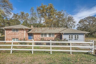 Building Photo - 3016 Loganville Hwy SW