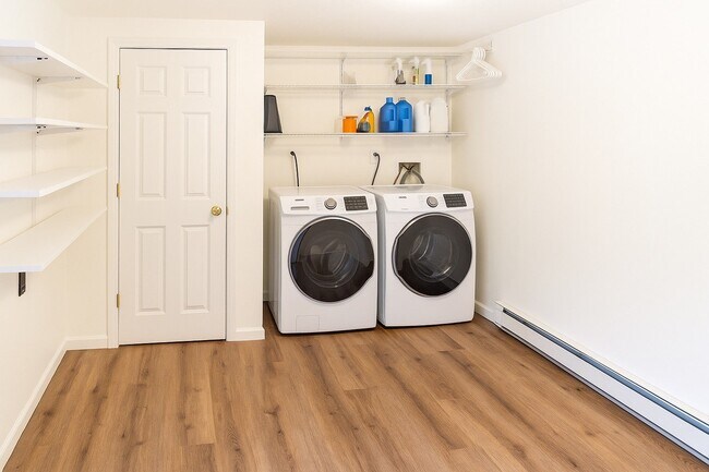 Building Photo - 37 Glen Ave