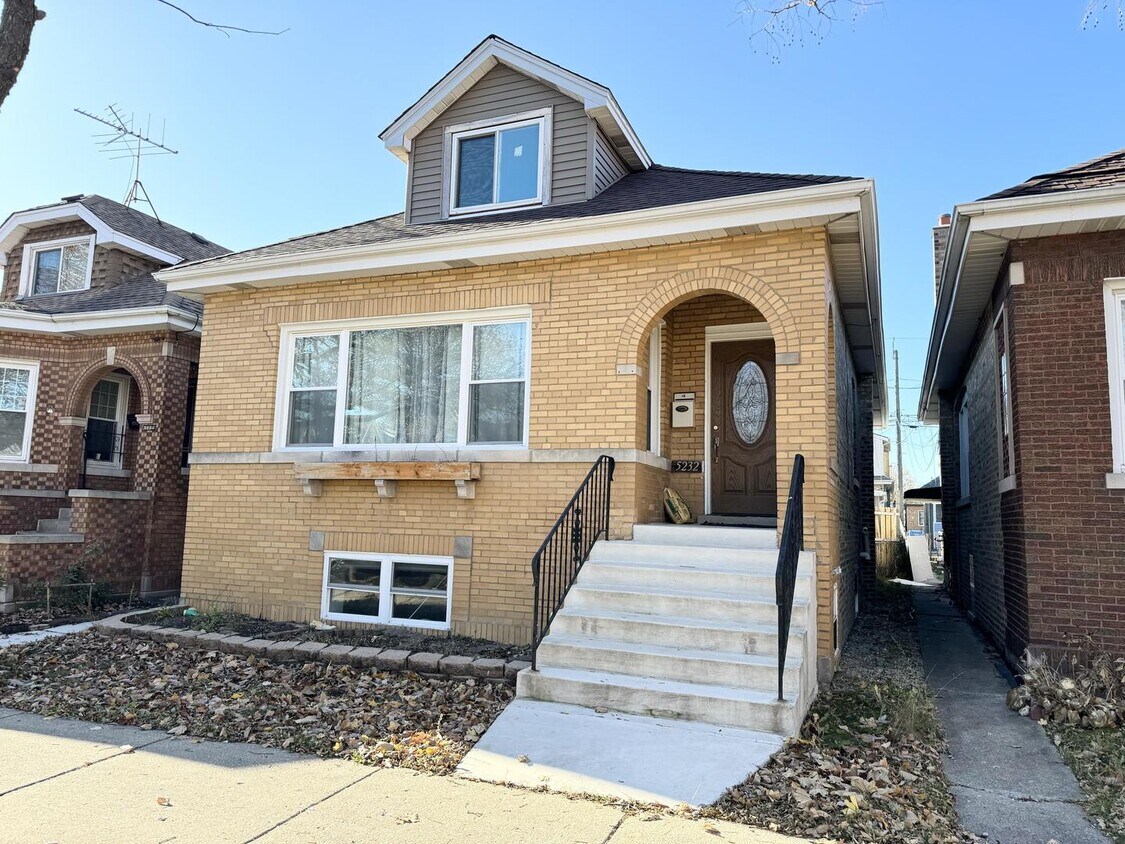 Primary Photo - 5232 N Larned Ave