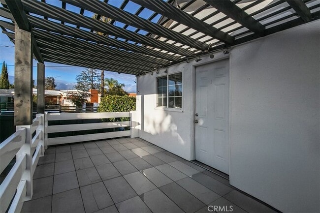 Foto del edificio - 6059 Vantage Ave