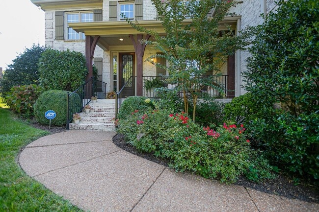 Building Photo - 4 Bed, 5 Bath Home w/ 3 Car Garage in Will...