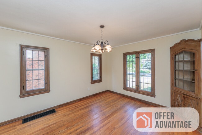 Building Photo - 3669 Glencairn Rd