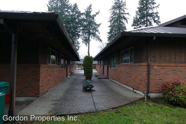 Foto del edificio - 14832 SE Cedar Ave