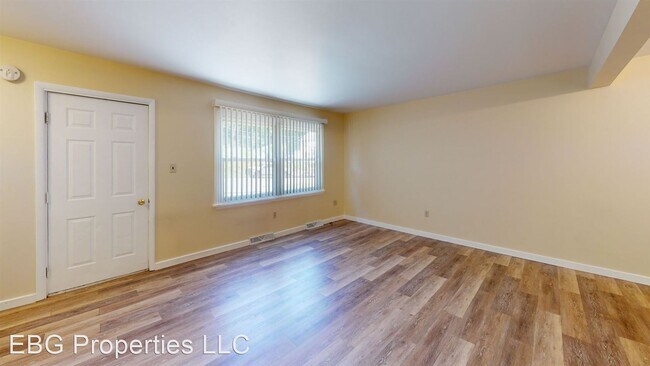 Building Photo - 3 br, 1.5 bath House - 955 Hazel Ave