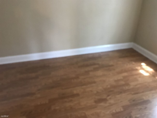 Foto del edificio - 1 br, 1 bath  - 2123 N College Ave 5