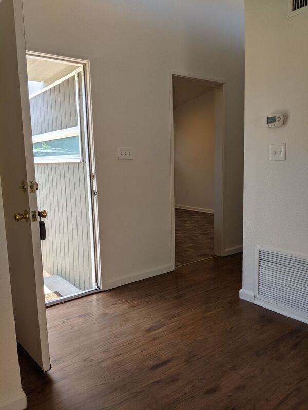Foto del edificio - 15411 Fernview St