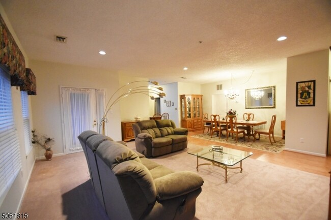 Building Photo - 919 Burgundy Way