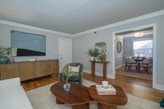 Building Photo - Malvern Manor Apartments