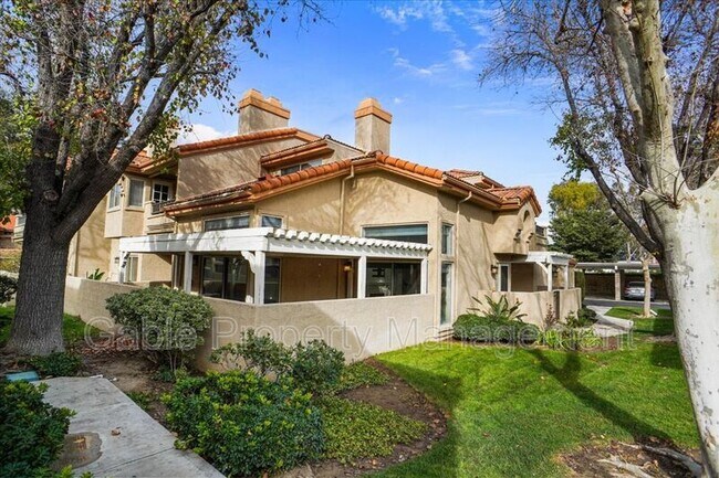 Foto del edificio - 23926 Arroyo Park Dr