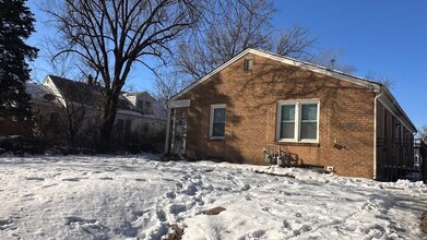 Building Photo - 223-225 S Custer Ave