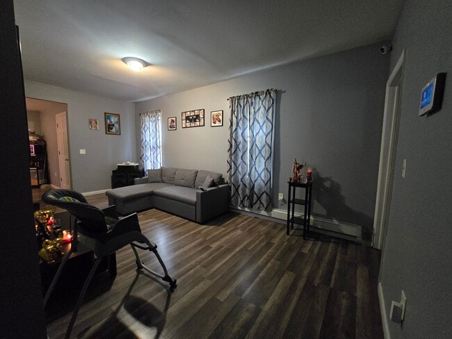 Living Room - 90 Wakeman Ave